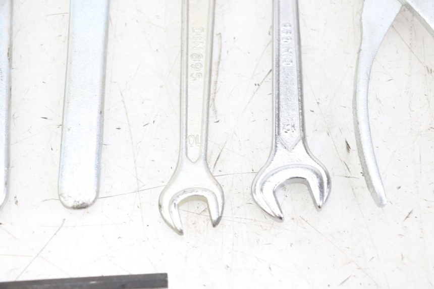 photo de JUEGO HERRAMIENTAS HONDA XLV VARADERO 125 (2000 - 2006) - Recambio usado revisado