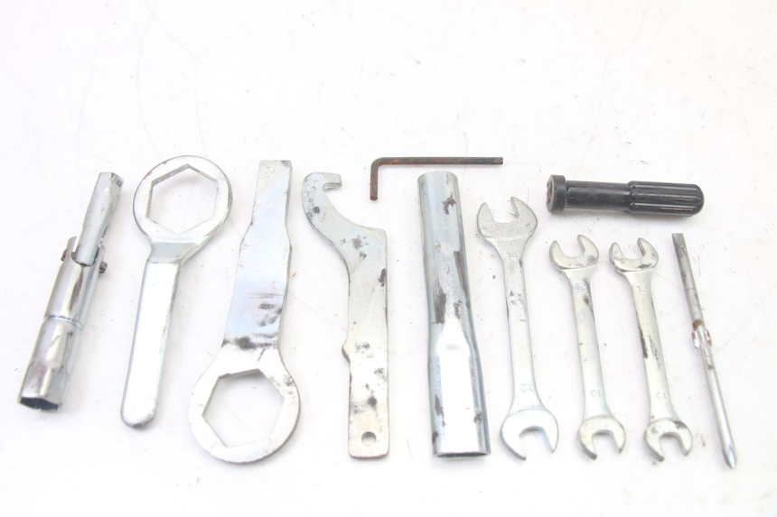 photo de JUEGO HERRAMIENTAS YAMAHA FZ6 FAZER S2 600 (2007 - 2011) - Vista principal