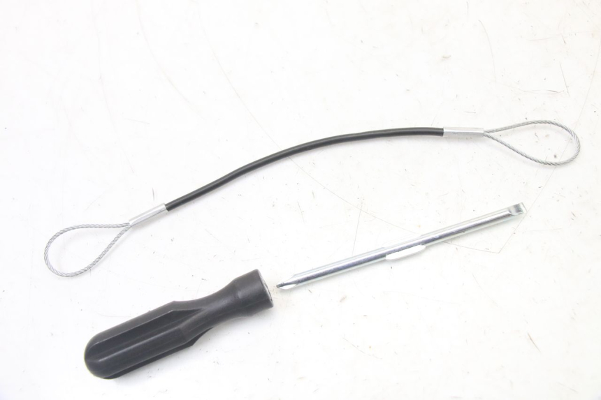 photo de JUEGO HERRAMIENTAS YAMAHA TRACER 7 700 (2020 - 2024) - Detalle de la pieza