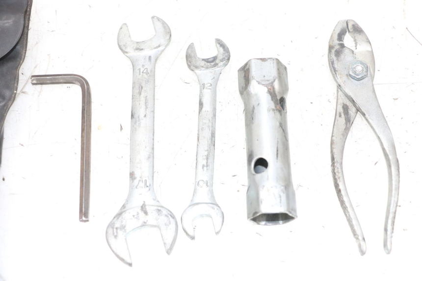 photo de JUEGO HERRAMIENTAS YAMAHA YFM R RAPTOR 250 (2008 - 2014) - Estado de la superficie y material