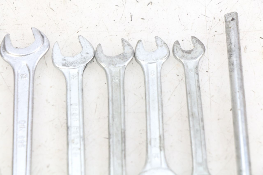 photo de KIT DE HERRAMIENTAS YAMAHA YP MAJESTY 125 (2007 - 2010) - Recambio usado revisado