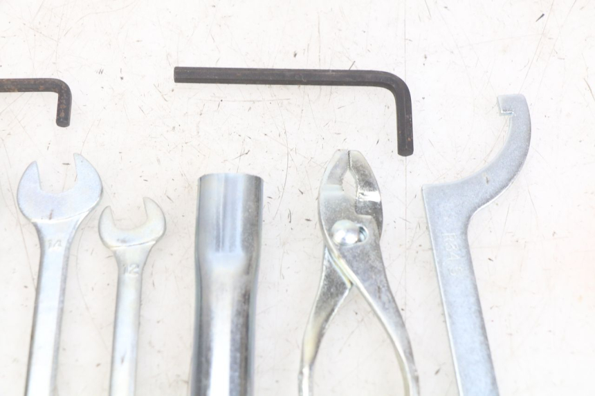 photo de KIT DE HERRAMIENTAS KAWASAKI Z 750 (2007 - 2013) - Primer plano técnico