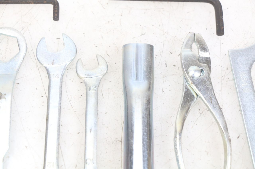 photo de KIT DE HERRAMIENTAS KAWASAKI Z 750 (2007 - 2013) - Vista general del producto