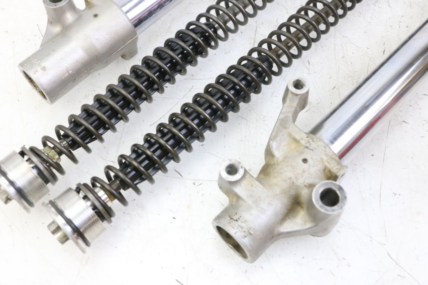 photo de BARRA HORQUILLA HONDA CR 85 (2003 - 2007) - Ángulo de visión alternativo