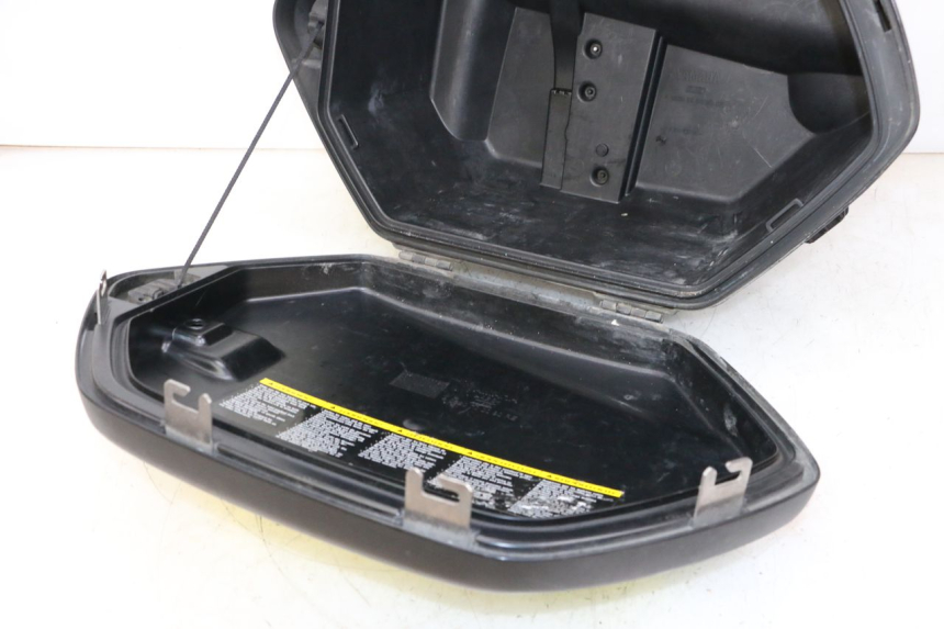 photo de MALETA DERECHA YAMAHA FJR ABS 1300 (2006 - 2012) - Zoom estado de uso