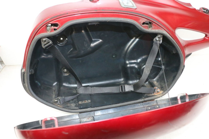 photo de MALETA DERECHA HONDA NTV DEAUVILLE 650 (1998 - 2001) - Zoom sobre los componentes