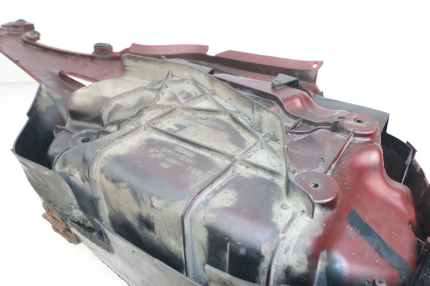 photo de MALETA DERECHA HONDA NTV DEAUVILLE 650 (1998 - 2001) - Estado de la superficie y material