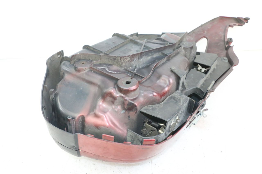 photo de MALETA DERECHA HONDA NTV DEAUVILLE 650 (1998 - 2001) - Primer plano técnico