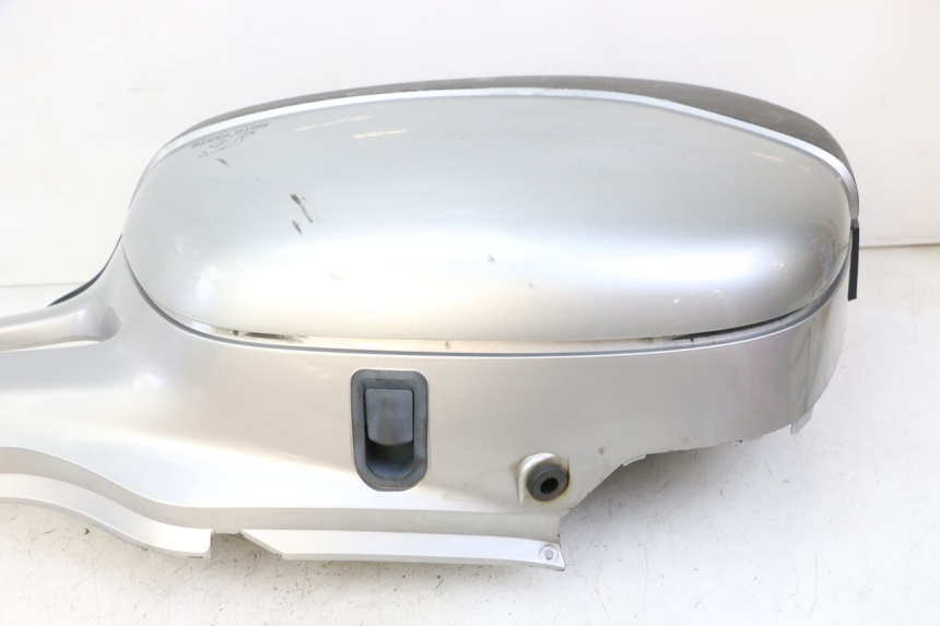 photo de MALETA DERECHA HONDA NTV DEAUVILLE 650 (2001 - 2006) - Zoom sobre los componentes