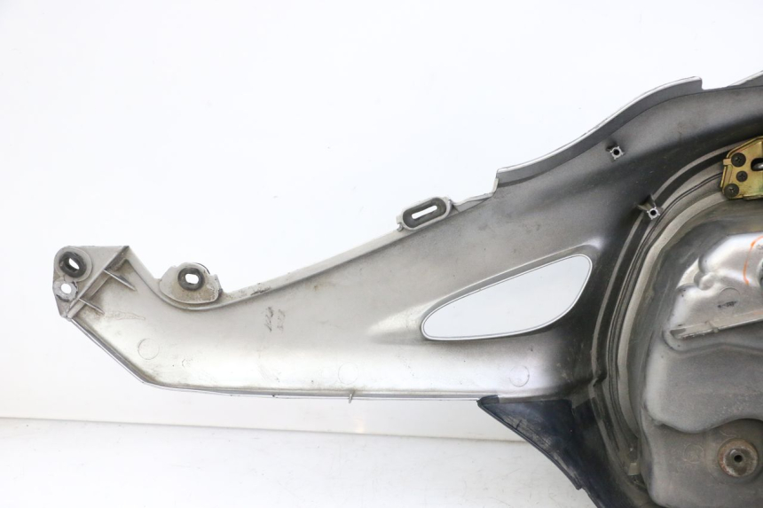 photo de MALETA DERECHA HONDA NTV DEAUVILLE 650 (2001 - 2006) - Estado de la superficie y material