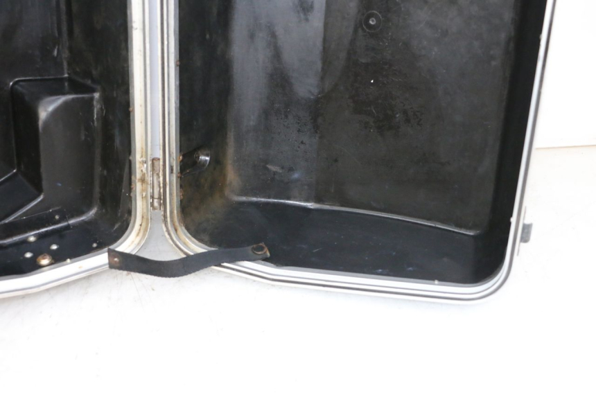 photo de MALETA IZQUIERDA KAWASAKI GTR 1000 (1994 - 2004) - Primer plano técnico