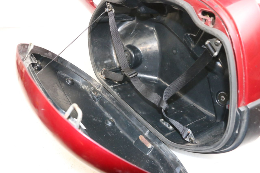 photo de MALETA IZQUIERDA HONDA NTV DEAUVILLE 650 (1998 - 2001) - Primer plano de alta resolución