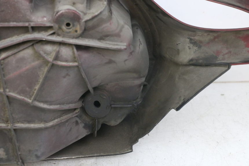 photo de MALETA IZQUIERDA HONDA NTV DEAUVILLE 650 (1998 - 2001) - Enfoque en la estructura