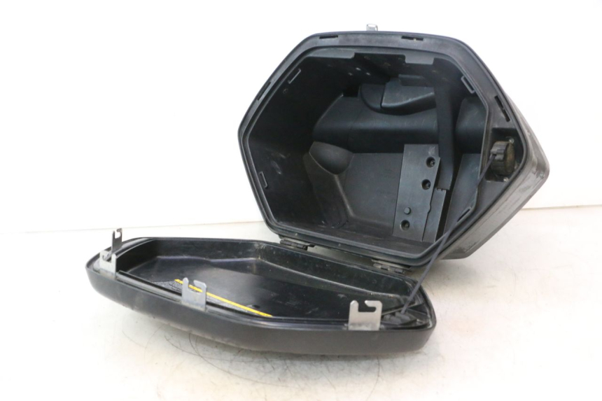 photo de MALETA IZQUIERDA YAMAHA TDM ABS 900 (2002 - 2014) - Características distintivas