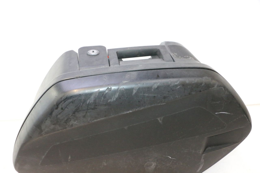 photo de MALETA IZQUIERDA YAMAHA TDM ABS 900 (2002 - 2014) - Estado de la superficie y material