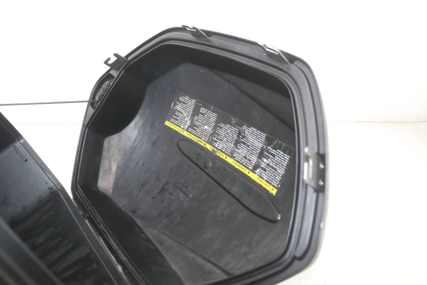 photo de MALETA IZQUIERDA YAMAHA FJR ABS 1300 (2006 - 2012) - Zoom sobre los componentes