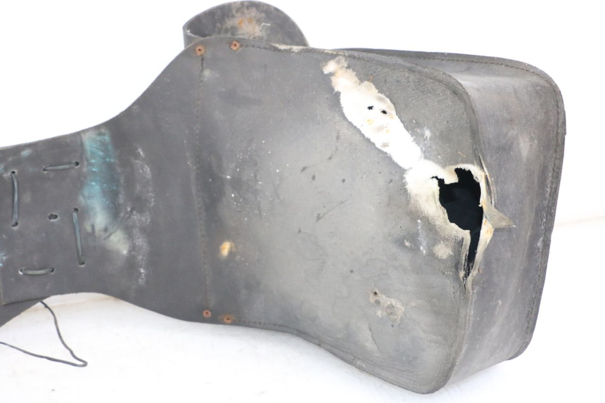 photo de MALETA SUZUKI GZ MARAUDER 125 (1998 - 2004) - Primer plano técnico