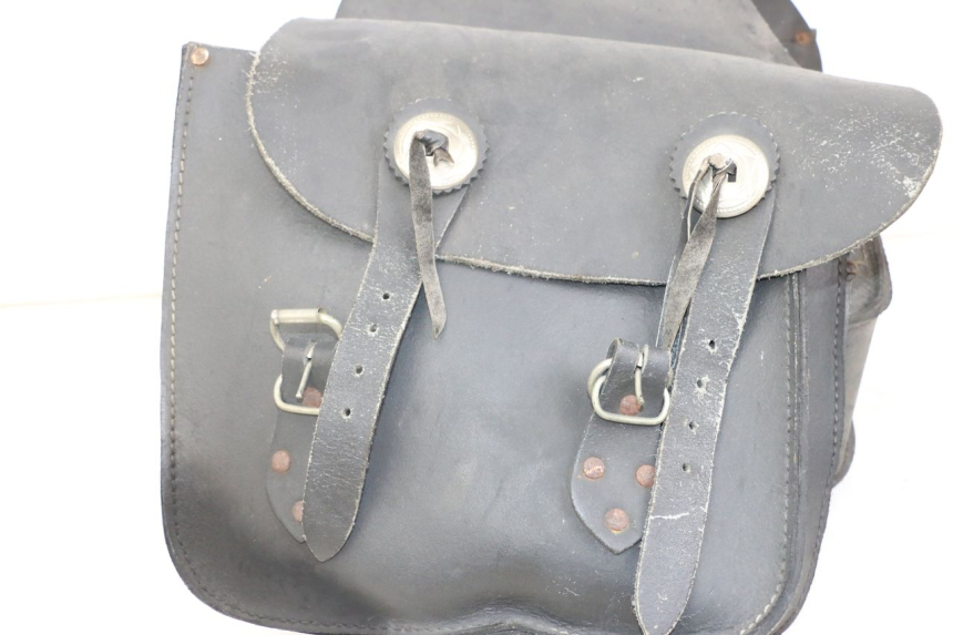 photo de MALETA SUZUKI GZ MARAUDER 125 (1998 - 2004) - Estado de la superficie y material