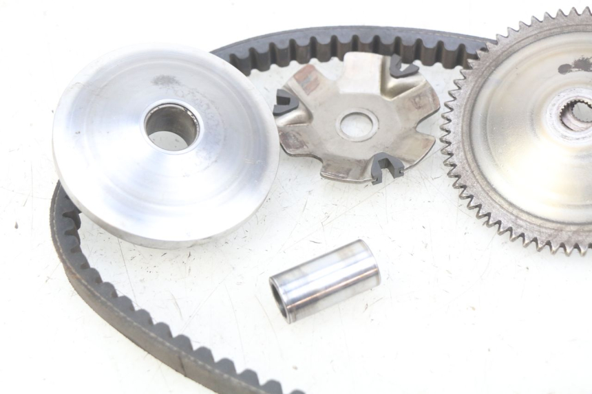 photo de VARIADOR KYMCO AGILITY 16+ 4T 50 (2018 - 2023) - Otra perspectiva