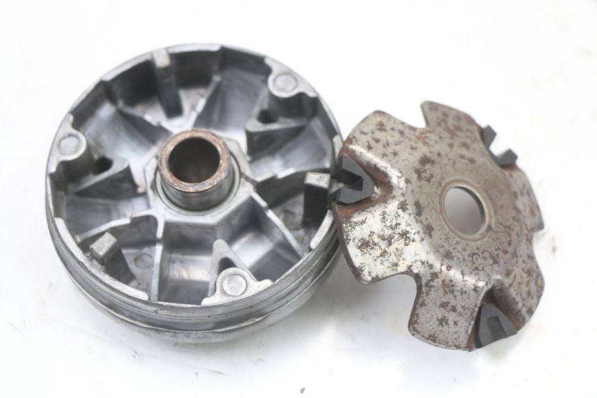 photo de VARIADOR KYMCO AGILITY 4T 50 (2005 - 2018) - Primer plano técnico