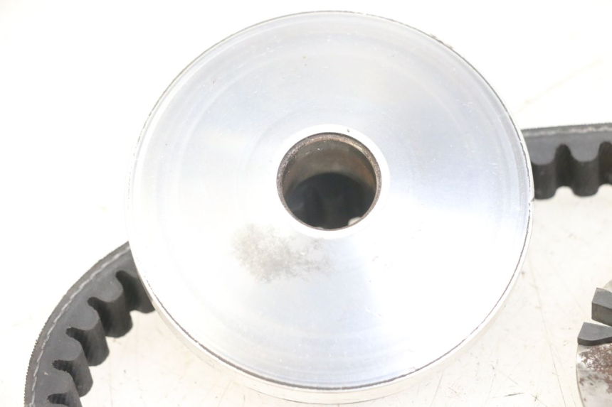 photo de VARIADOR KYMCO AGILITY 4T 50 (2018 - 2022) - Primer plano técnico