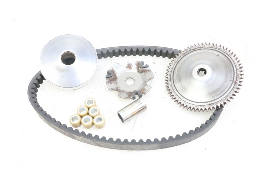 photo de VARIADOR KYMCO AGILITY 4T 50 (2018 - 2022) - Detalles de los puntos de fijación