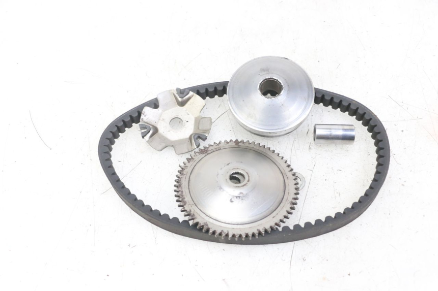 photo de VARIADOR KYMCO AGILITY 4T 50 (2018 - 2022) - Detalles de los puntos de fijación