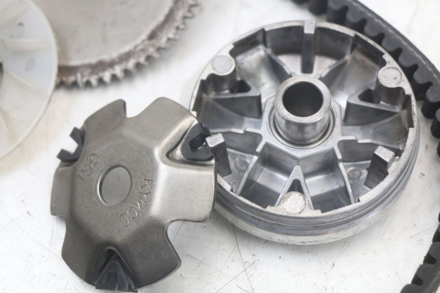 photo de VARIADOR KYMCO AGILITY 4T 50 (2018 - 2022) - Primer plano técnico