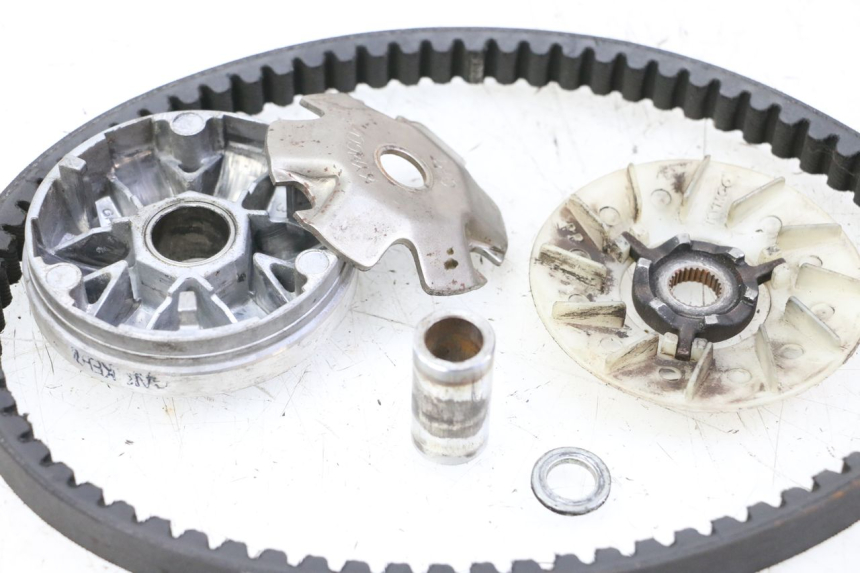 photo de VARIADOR KYMCO AGILITY 4T 50 (2018 - 2022) - Zoom estado de uso