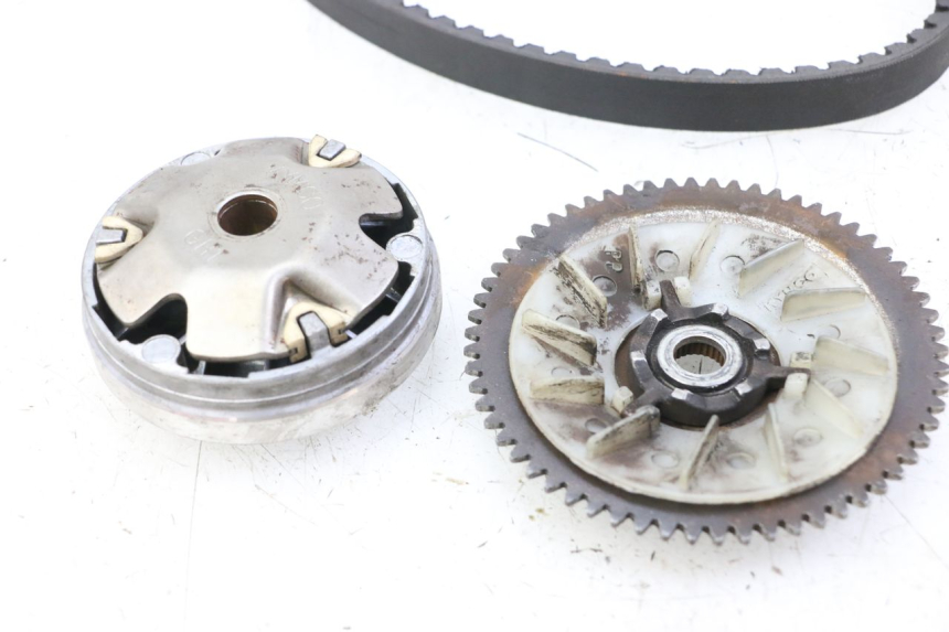 photo de VARIADOR KYMCO AGILITY 4T 50 (2018 - 2022) - Otra perspectiva