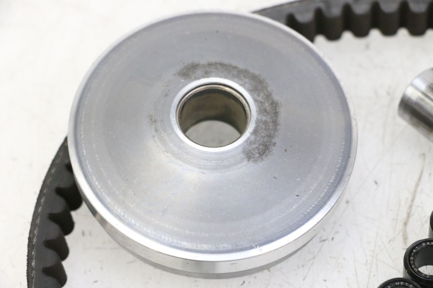 photo de VARIADOR KYMCO AGILITY 4T 50 (2018 - 2022) - Detalles de los puntos de fijación