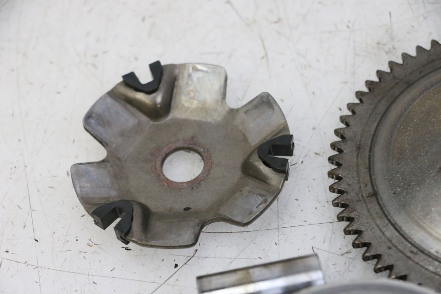 photo de VARIADOR KYMCO AGILITY 4T 50 (2018 - 2022) - Primer plano técnico