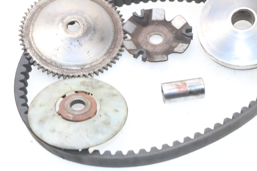 photo de VARIADOR KYMCO AGILITY CITY 2T 50 (2008 - 2016) - Otra perspectiva