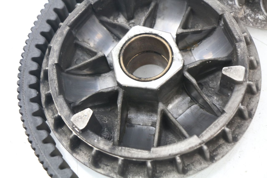 photo de VARIADOR PIAGGIO BEVERLY 500 (2003 - 2007) - Detalles de los puntos de fijación