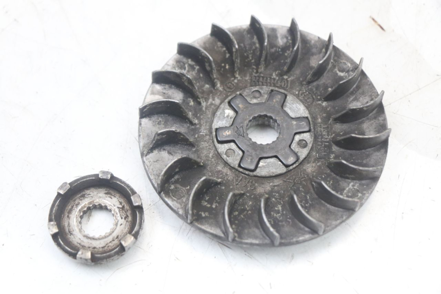 photo de VARIADOR MBK BOOSTER SPIRIT 50 (1999 - 2003) - Detalles de los puntos de fijación