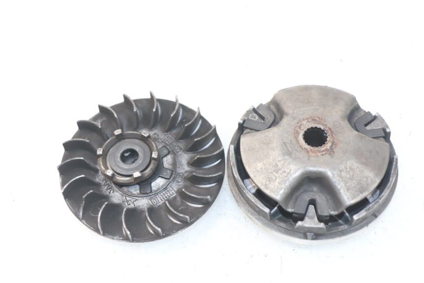 photo de VARIADOR MBK BOOSTER SPIRIT NAKED 50 (2004 - 2017) - Primer plano técnico