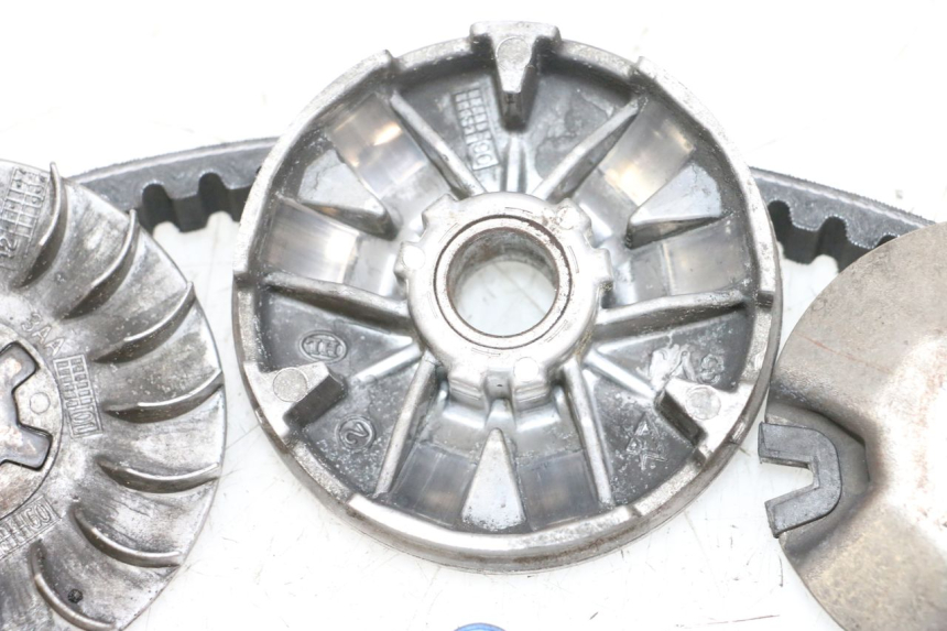 photo de VARIADOR MBK BOOSTER SPIRIT NAKED 50 (2004 - 2017) - Estado de la superficie y material