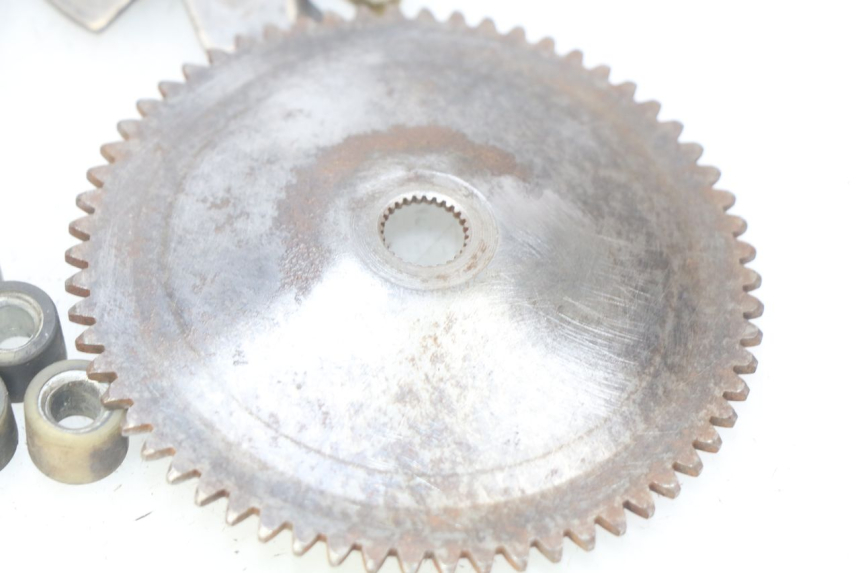 photo de VARIADOR BAOTIAN BT 50 QT-12 50 (2007 - 2009) - Detalles de los puntos de fijación