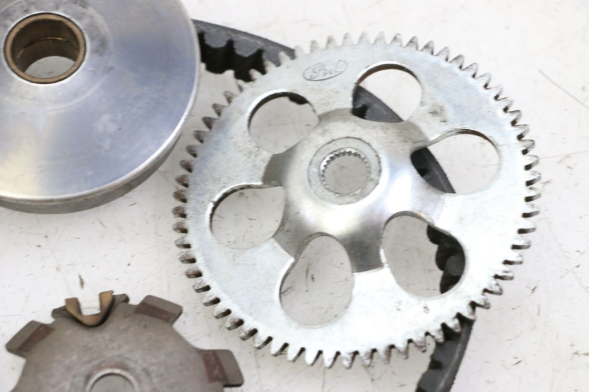 photo de VARIADOR PEUGEOT CITYSTAR 50 (2013 - 2017) - Detalles de los puntos de fijación