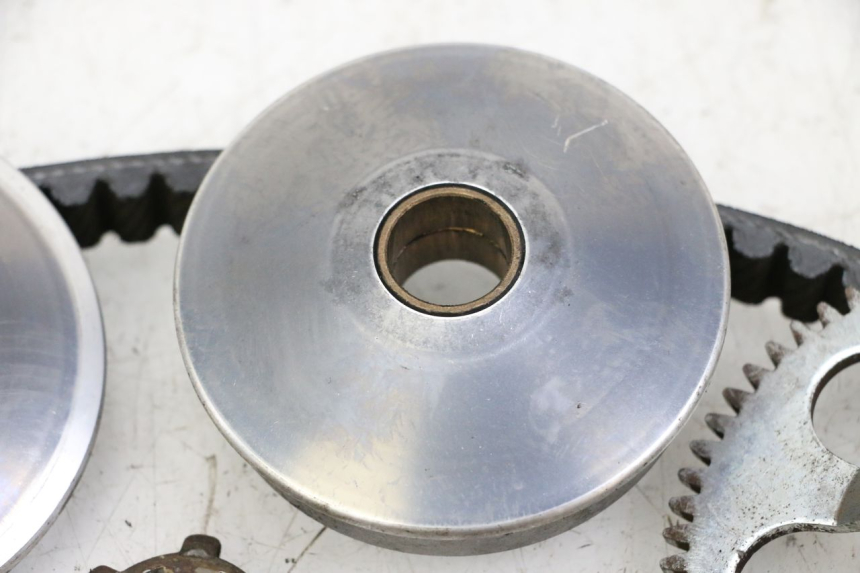 photo de VARIADOR PEUGEOT CITYSTAR 50 (2013 - 2017) - Estado de la superficie y material