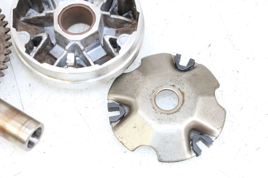 photo de VARIADOR LONGJIA DIGITA 4T 50 (2019 - 2022) - Detalles de los puntos de fijación