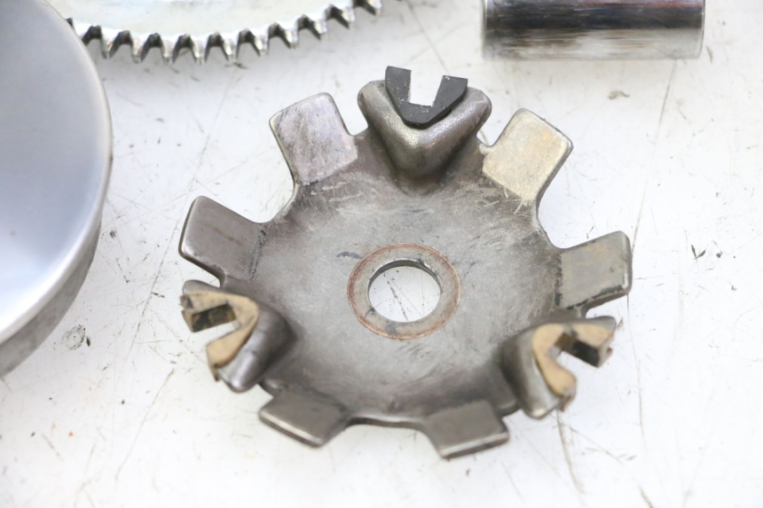 photo de VARIADOR PEUGEOT ELYSTAR 50 (2002 - 2014) - Primer plano técnico