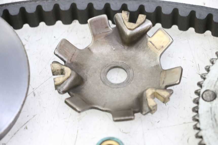 photo de VARIADOR PEUGEOT ELYSTAR 50 (2002 - 2014) - Primer plano técnico