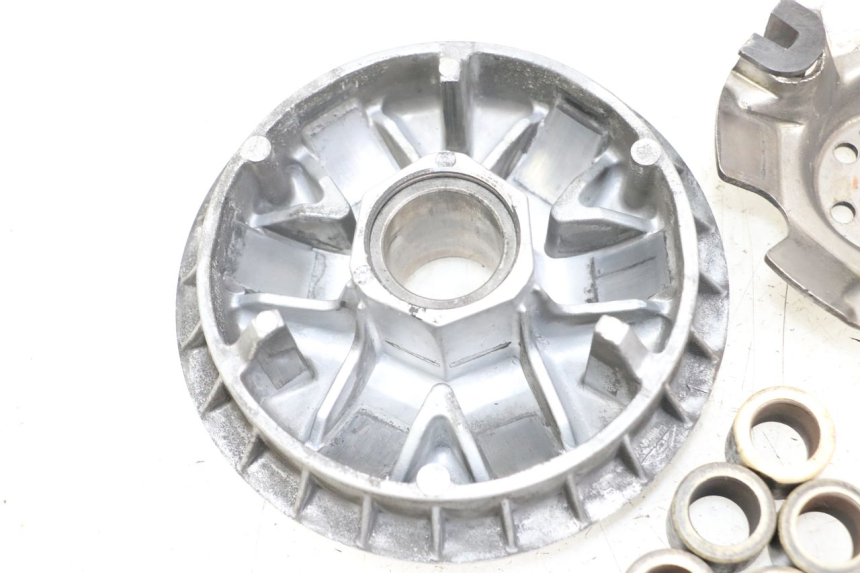 photo de VARIADOR HONDA FES PANTHEON 2T 125 (1998 - 2002) - Detalles de los puntos de fijación