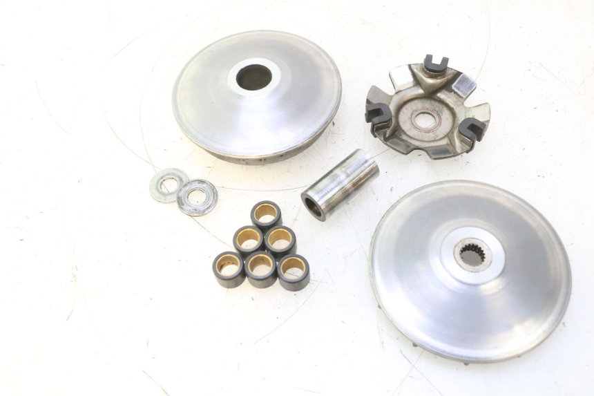 photo de VARIADOR HONDA FES PANTHEON 125 (2003 - 2007) - Detalles de los puntos de fijación