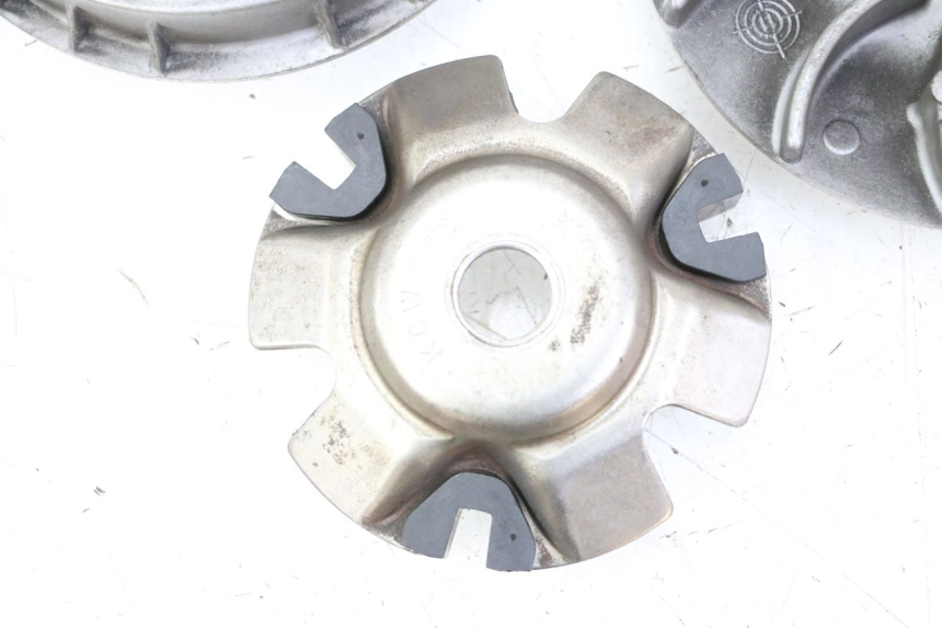 photo de VARIADOR HONDA FES S-WING SWING ABS 125 (2007 - 2015) - Detalles de los puntos de fijación