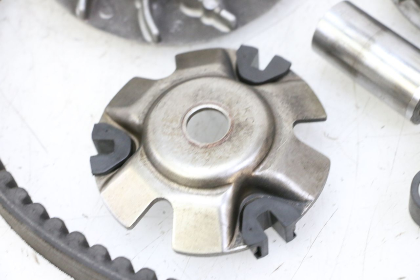 photo de VARIADOR HONDA FES S-WING SWING ABS 125 (2007 - 2015) - Estado de la superficie y material