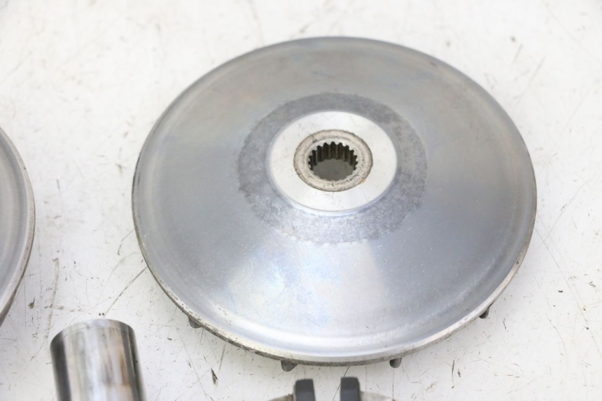 photo de VARIADOR HONDA FES S-WING SWING ABS 125 (2007 - 2015) - Detalles de los puntos de fijación