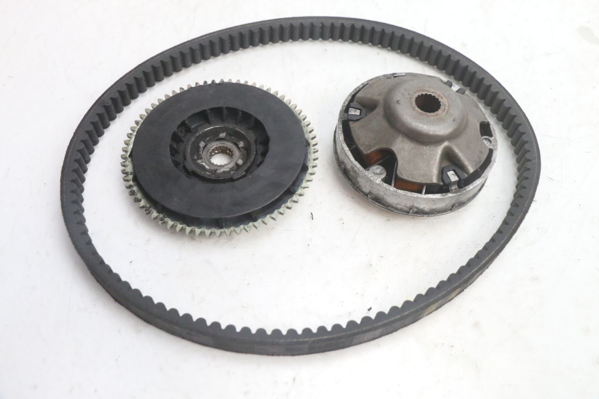 photo de VARIADOR PIAGGIO FLY 2T 50 (2004 - 2017) - Primer plano técnico