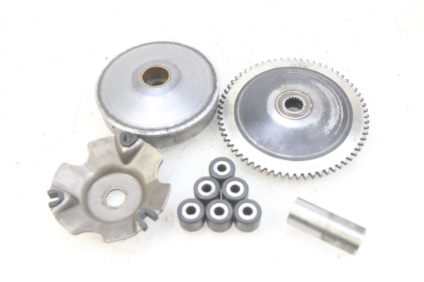 photo de VARIADOR PIAGGIO FLY 4T 50 (2013 - 2017) - Detalles de los puntos de fijación